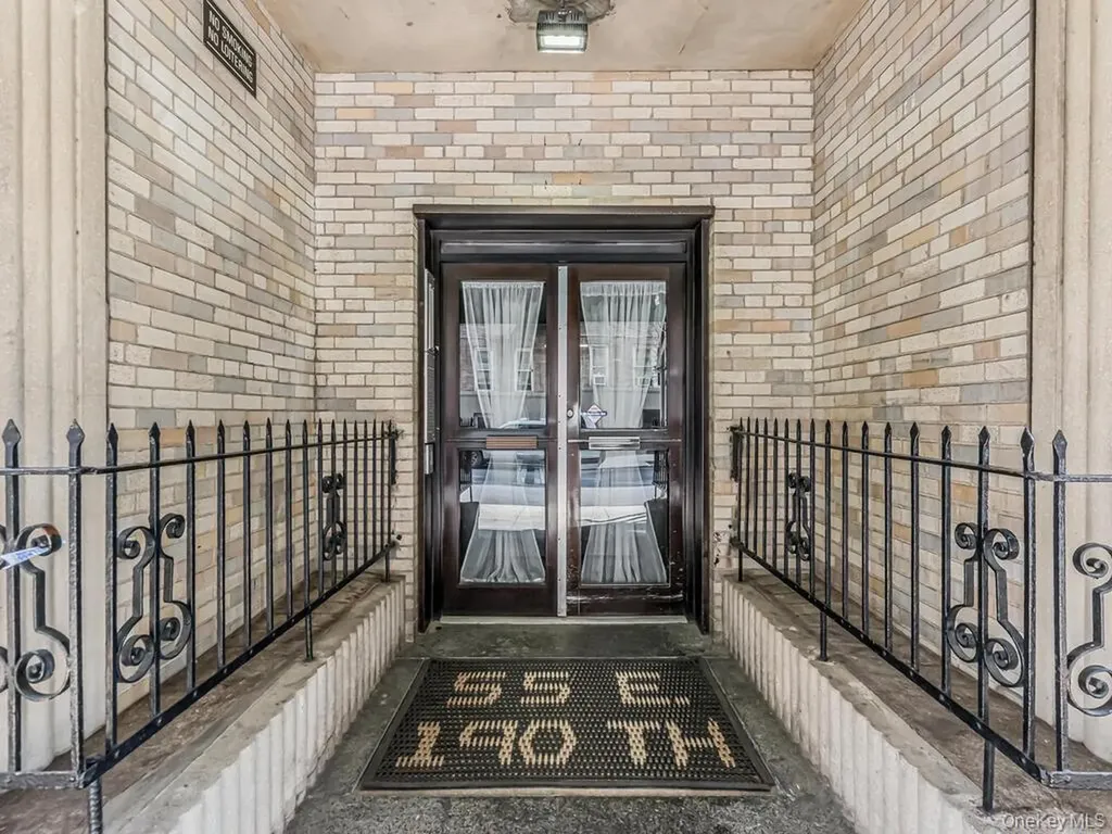 55 E 190 Bronx NY 10468
