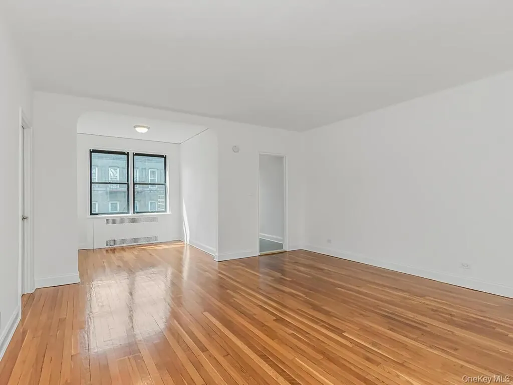 55 E 190 Bronx NY 10468