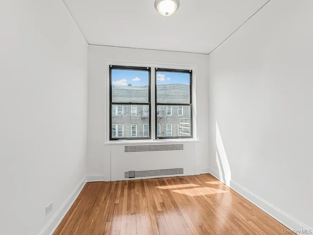 55 E 190 Bronx NY 10468