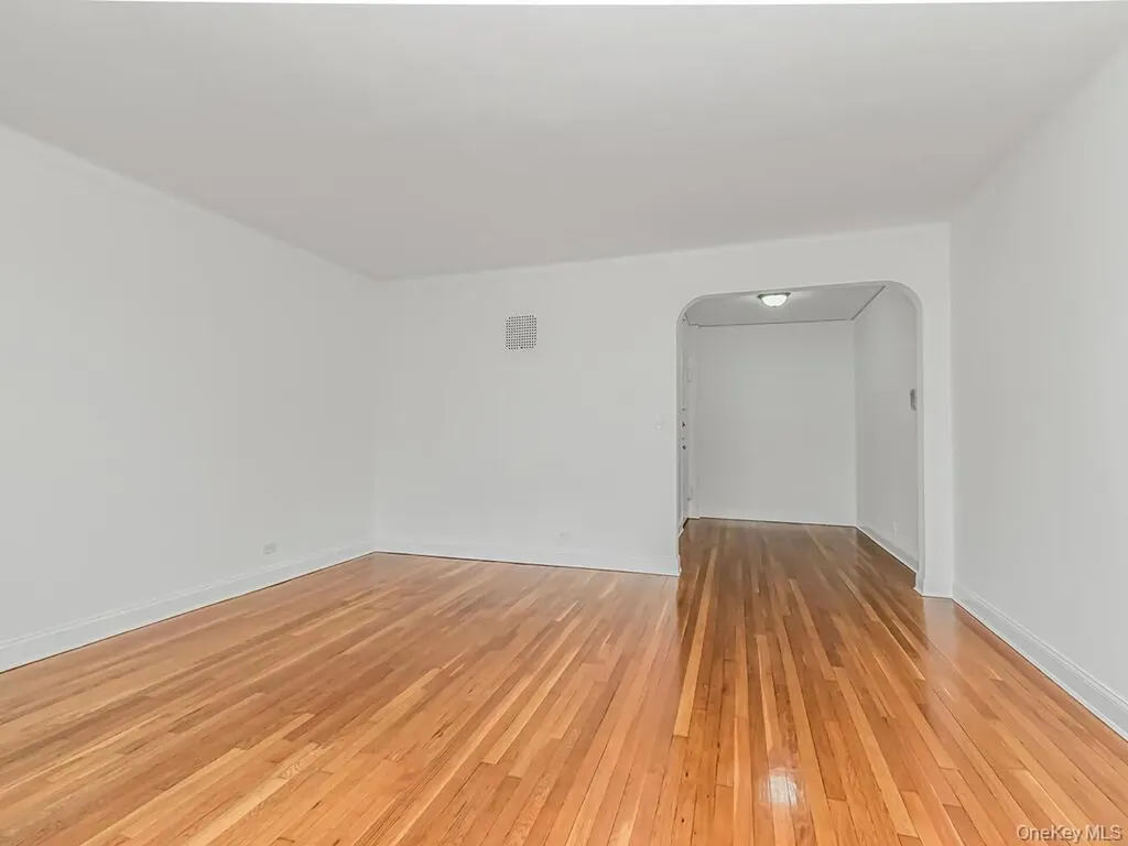 55 E 190 Bronx NY 10468