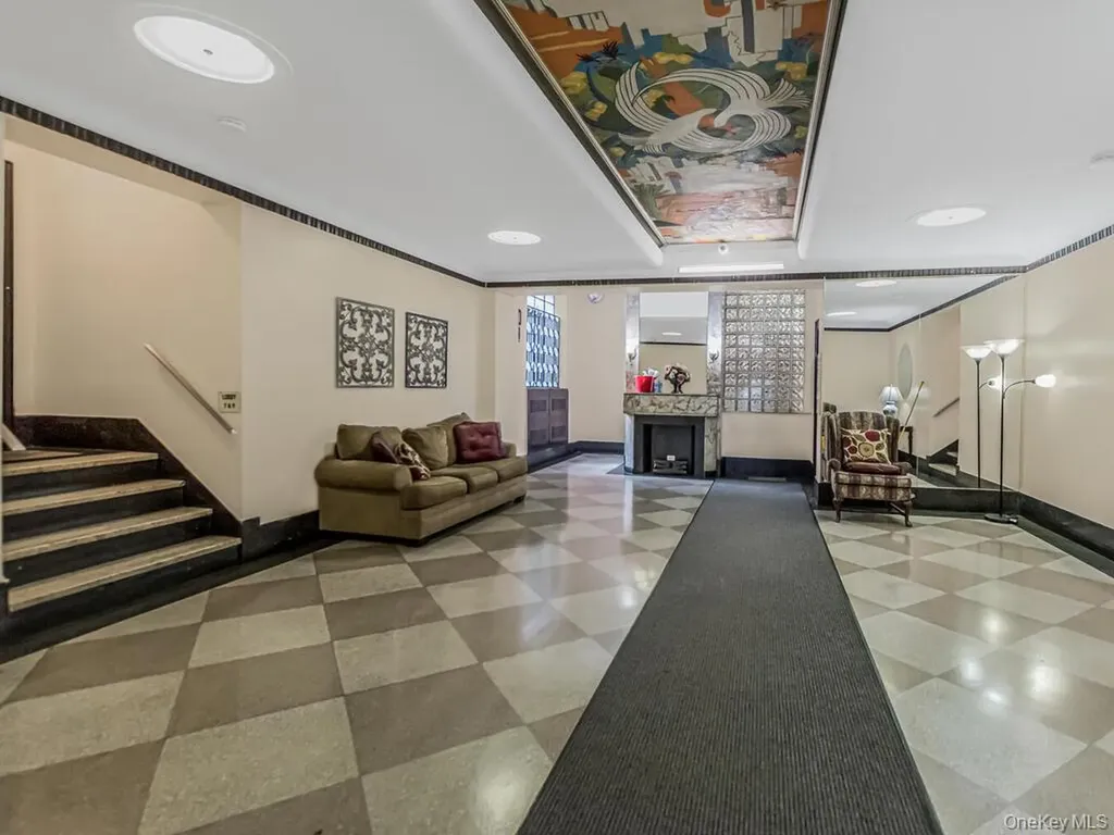 55 E 190 Bronx NY 10468