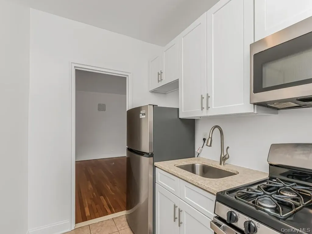 55 E 190 Bronx NY 10468