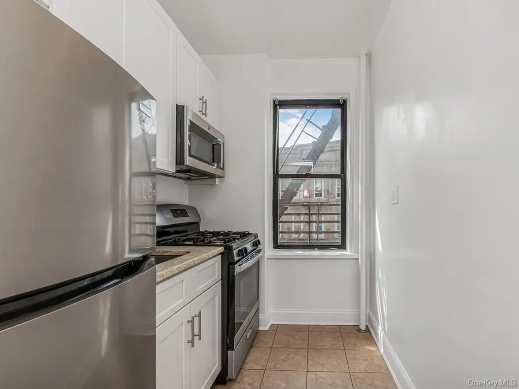 55 E 190 Bronx NY 10468