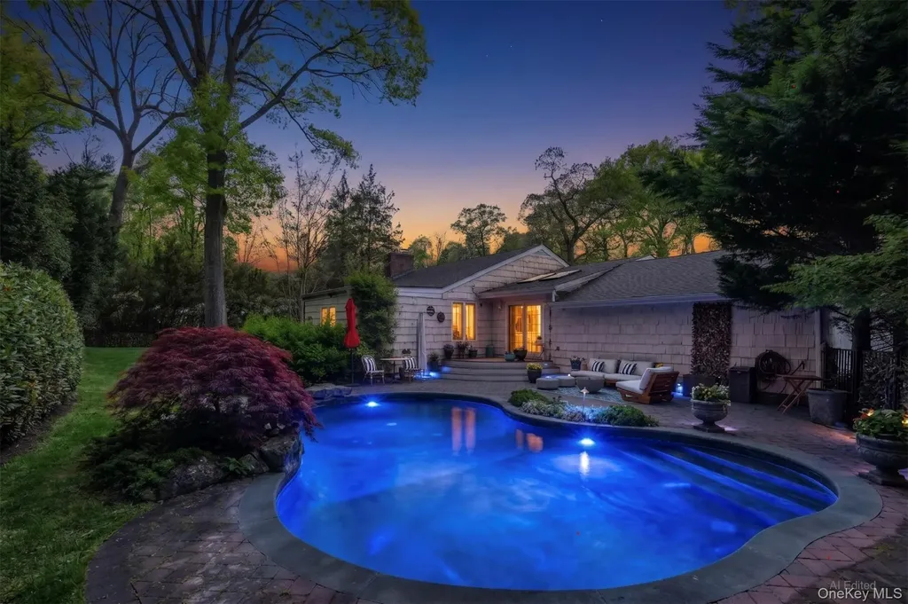 5 The Hemlocks Roslyn Estates NY 11577
