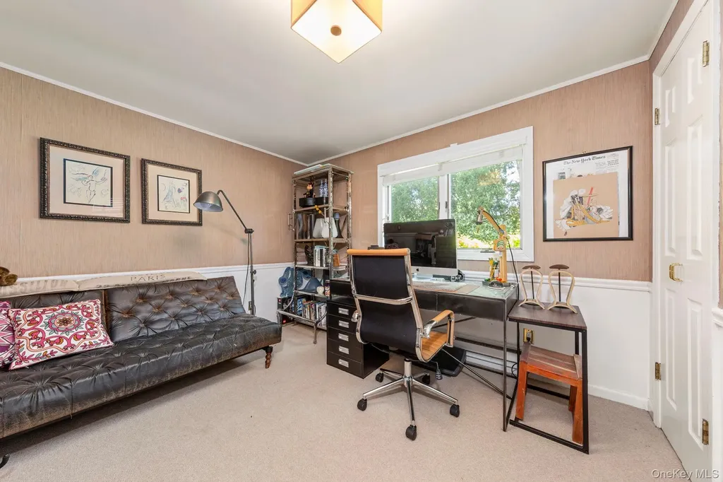 5 The Hemlocks Roslyn Estates NY 11577