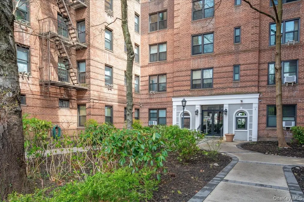3840 Greystone Avenue Bronx NY 10463