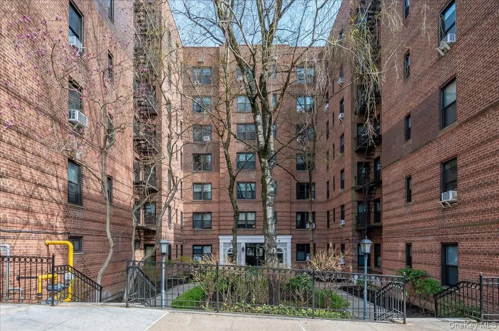 3840 Greystone Avenue Bronx NY 10463