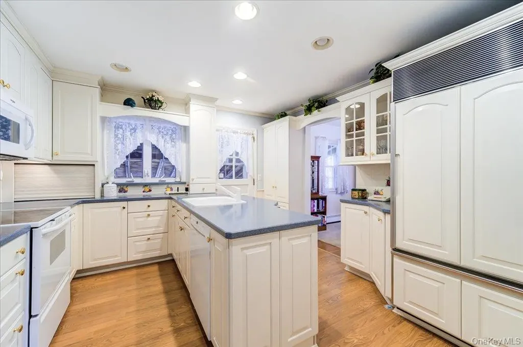 86 W Main Street Washingtonville NY 10992