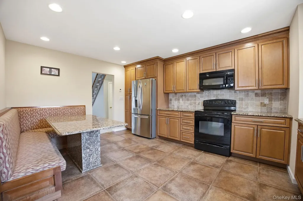 157 Rose Lane New Hyde Park NY 11040
