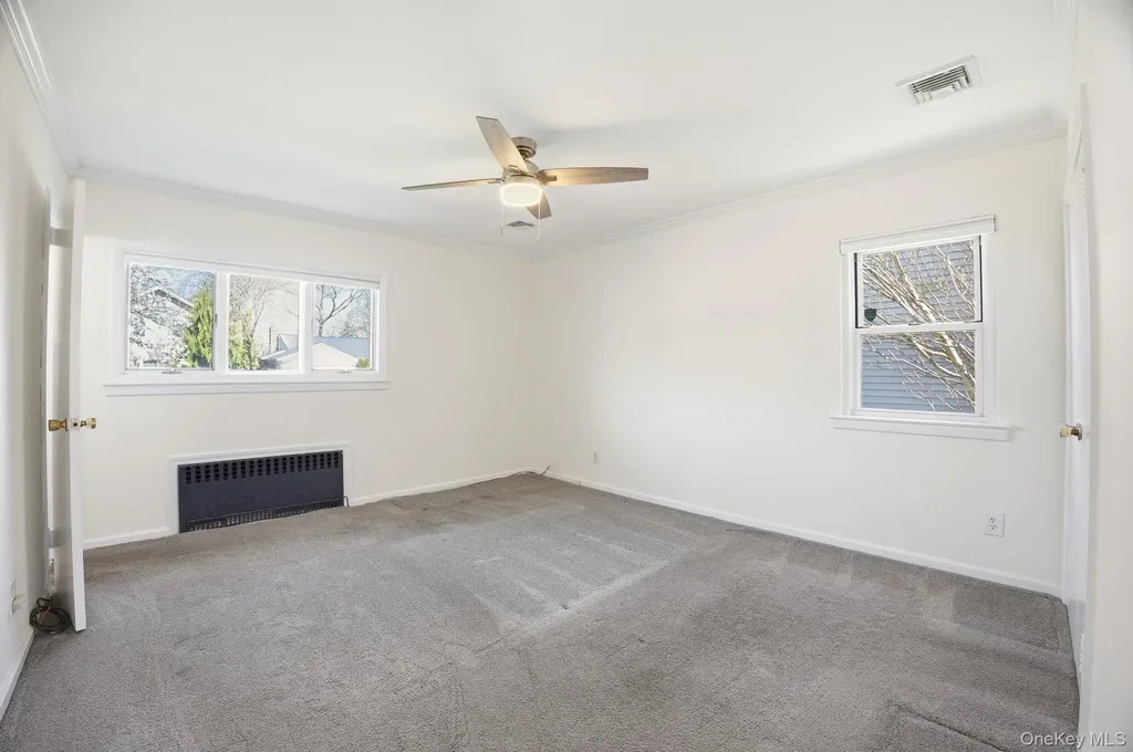 157 Rose Lane New Hyde Park NY 11040