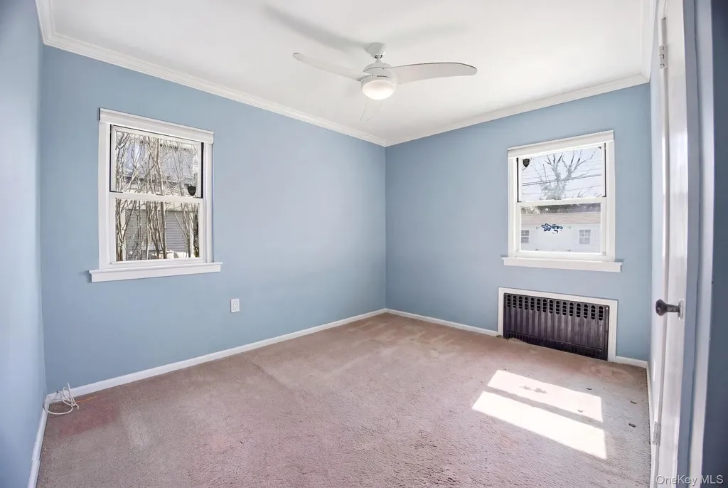 157 Rose Lane New Hyde Park NY 11040