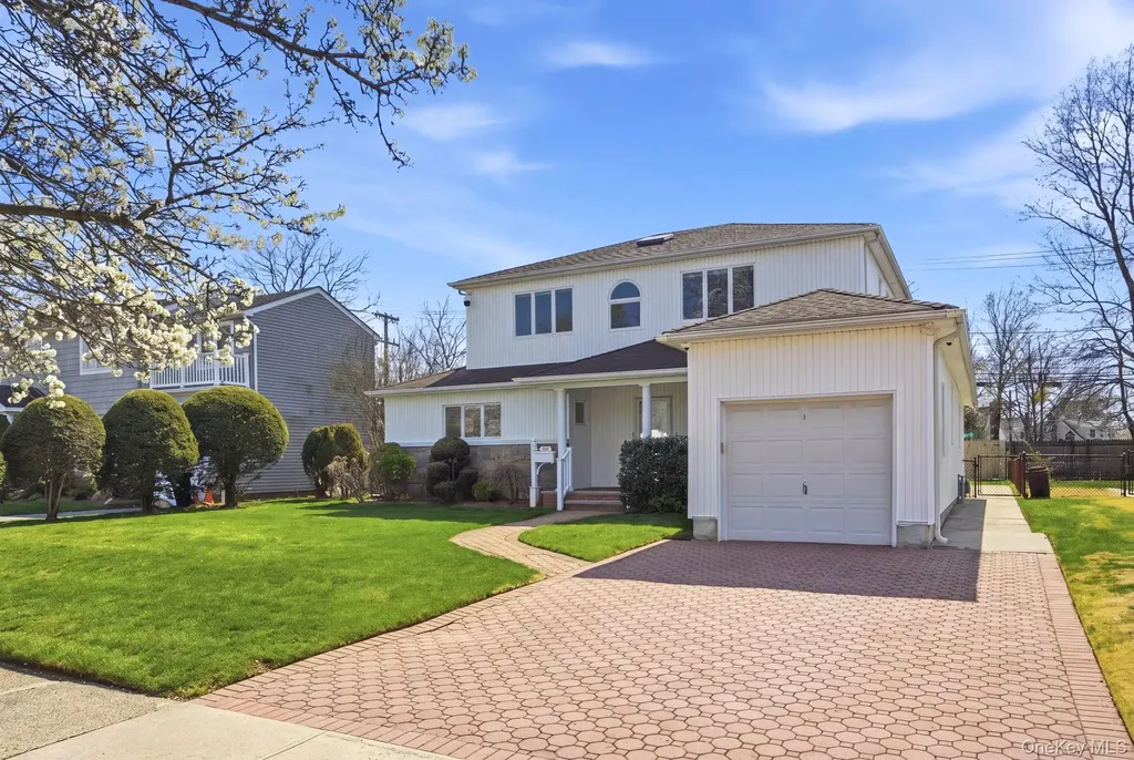 157 Rose Lane New Hyde Park NY 11040