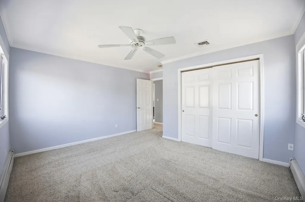 157 Rose Lane New Hyde Park NY 11040