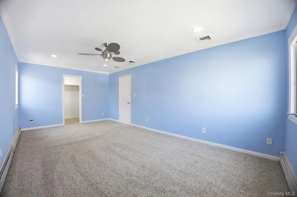 157 Rose Lane New Hyde Park NY 11040