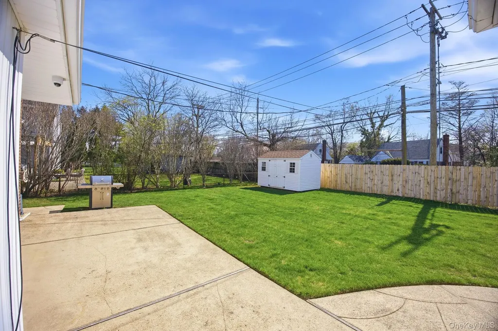 157 Rose Lane New Hyde Park NY 11040
