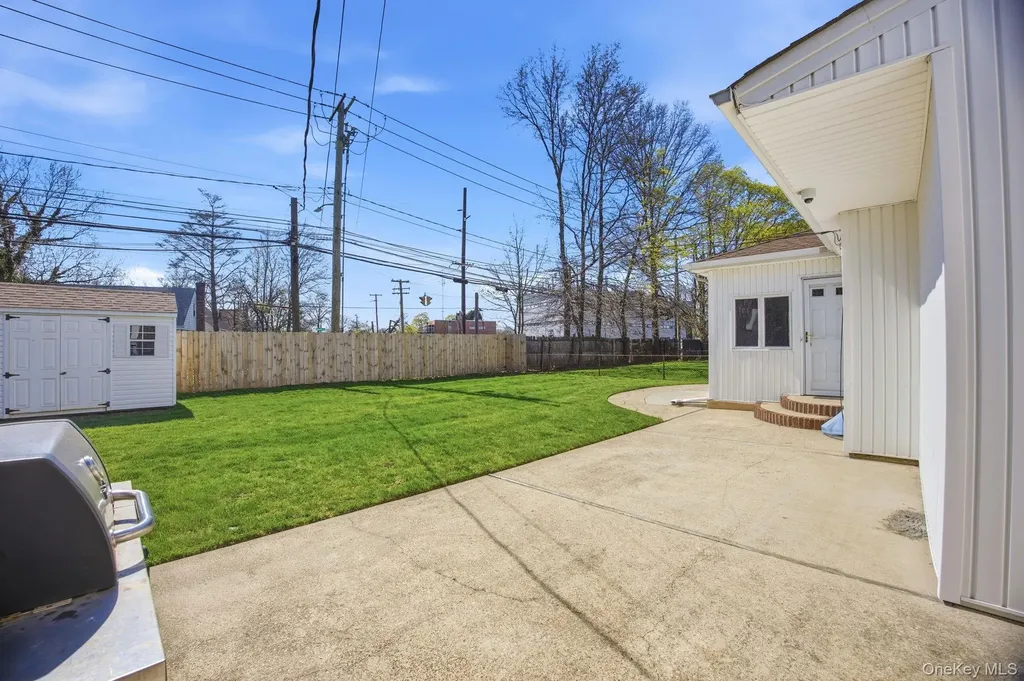 157 Rose Lane New Hyde Park NY 11040