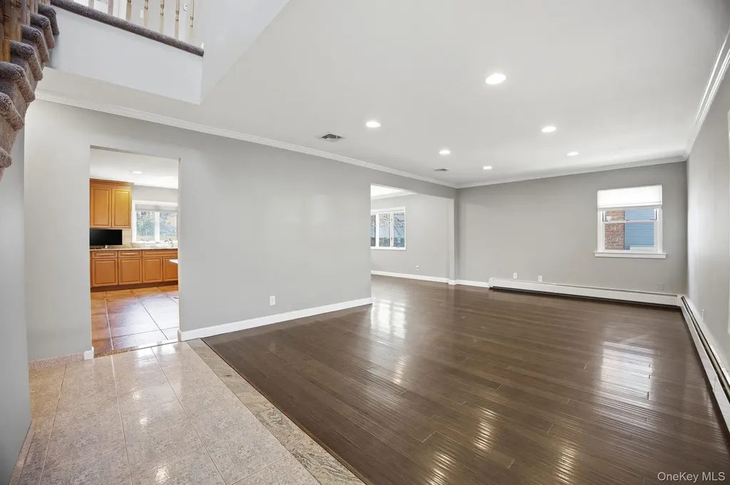 157 Rose Lane New Hyde Park NY 11040