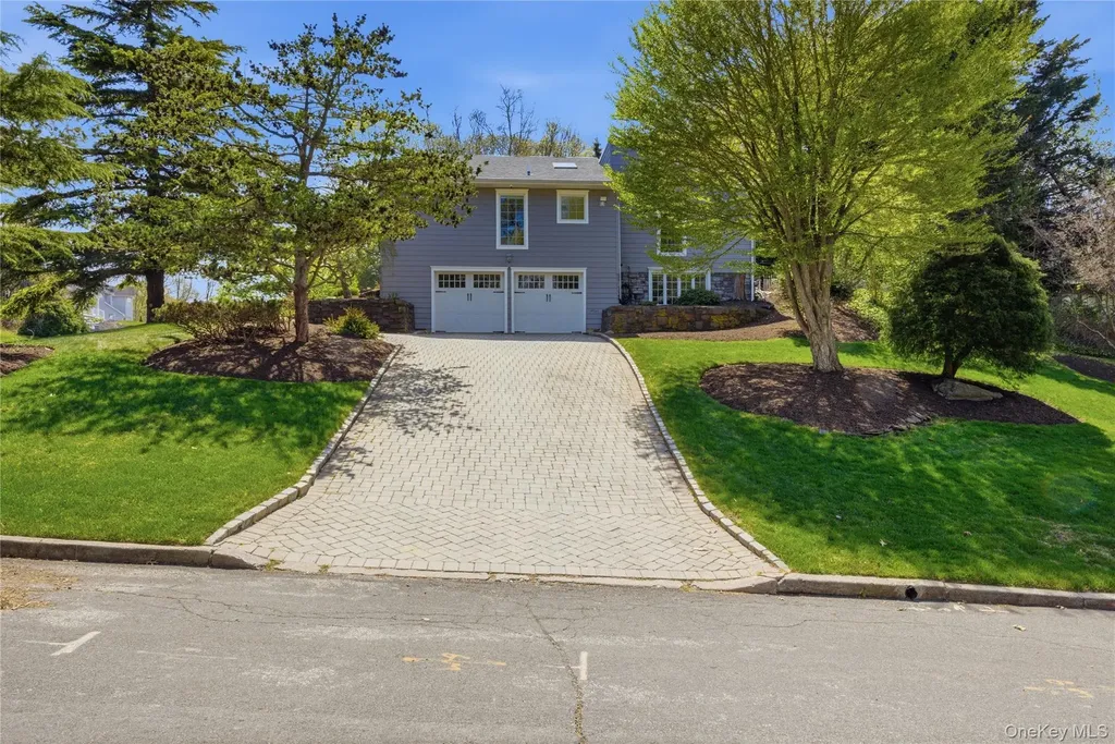 15 Frost Valley Road Mount Sinai NY 11766