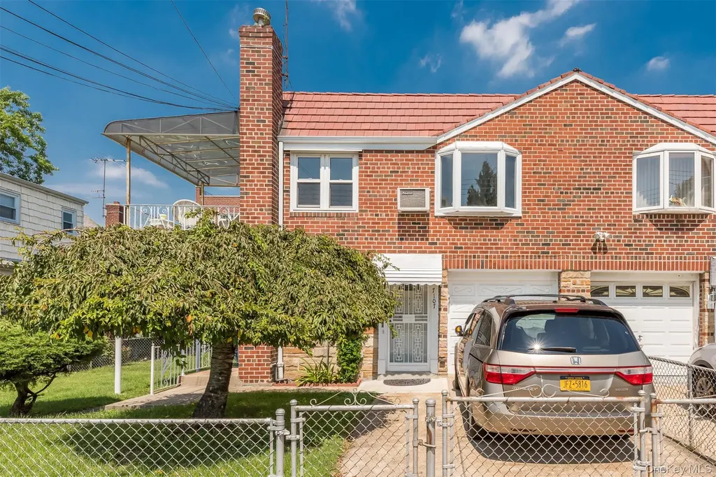 7107 Ditmars Boulevard East Elmhurst NY 11370