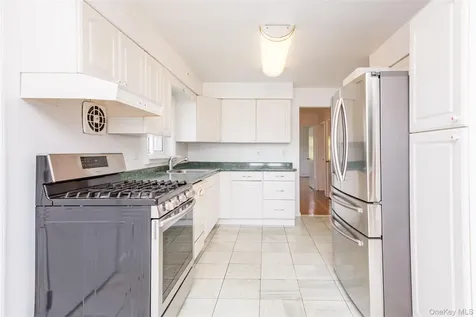 7107 Ditmars Boulevard East Elmhurst NY 11370