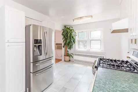 7107 Ditmars Boulevard East Elmhurst NY 11370