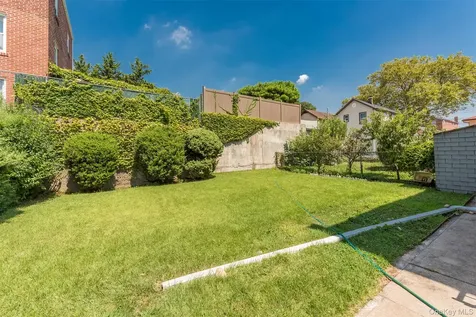 7107 Ditmars Boulevard East Elmhurst NY 11370