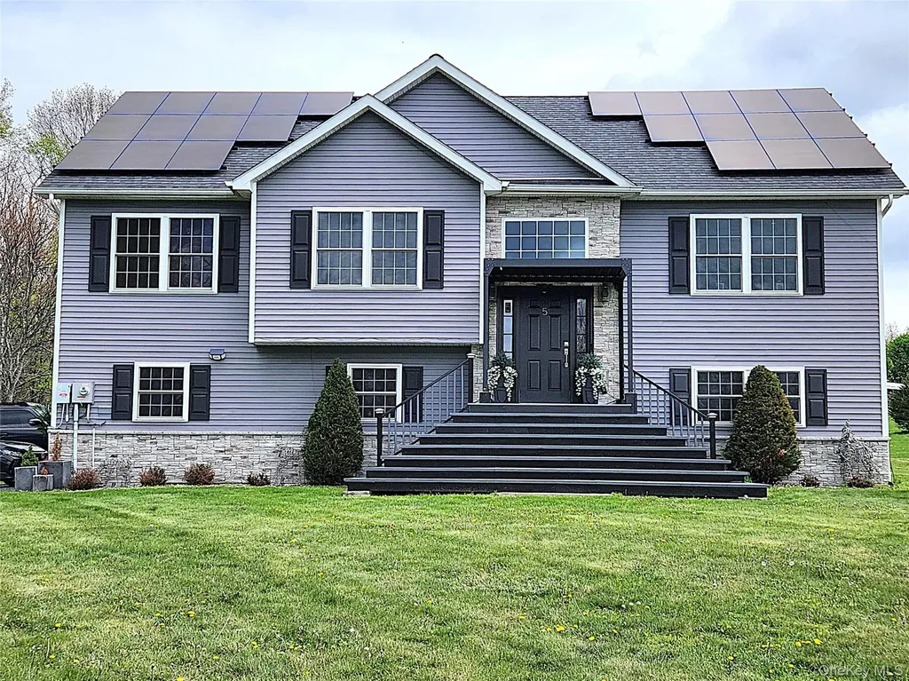 5 Anastasia Court Salisbury Mills NY 12577