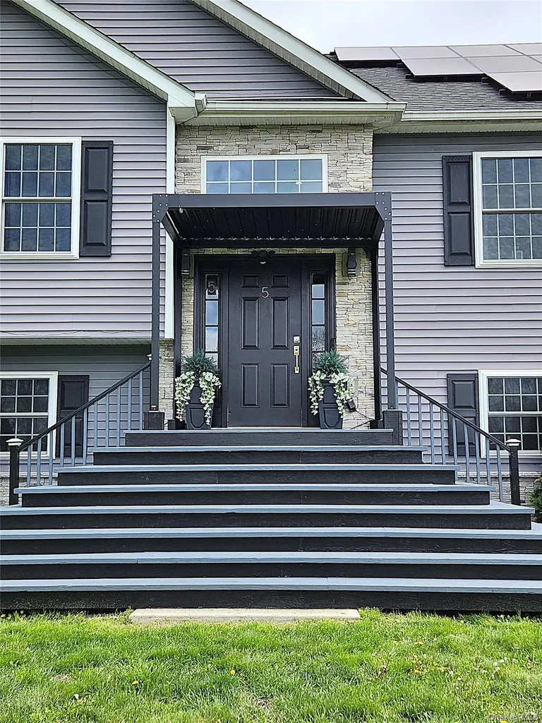 5 Anastasia Court Salisbury Mills NY 12577