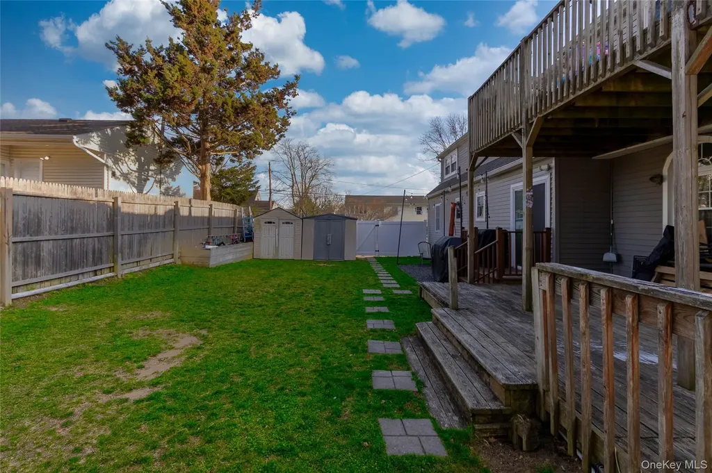 151 Cheltenham Road West Babylon NY 11704