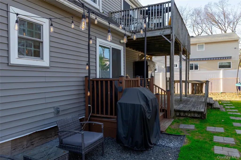 151 Cheltenham Road West Babylon NY 11704