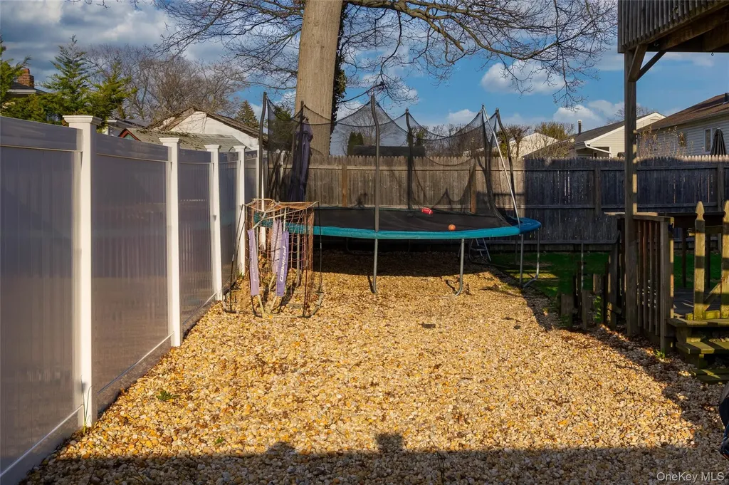 151 Cheltenham Road West Babylon NY 11704