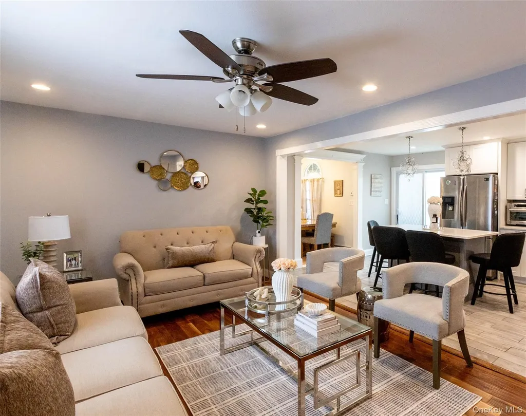 151 Cheltenham Road West Babylon NY 11704