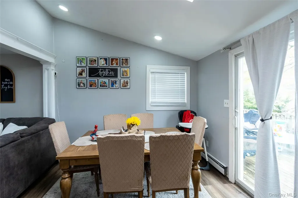 151 Cheltenham Road West Babylon NY 11704