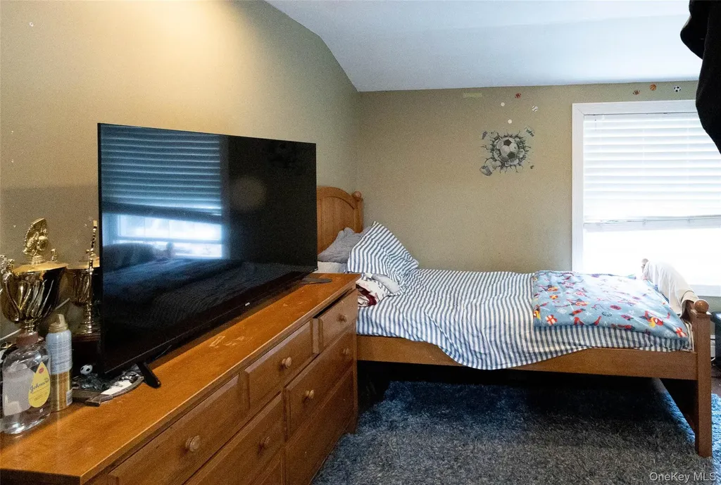 151 Cheltenham Road West Babylon NY 11704