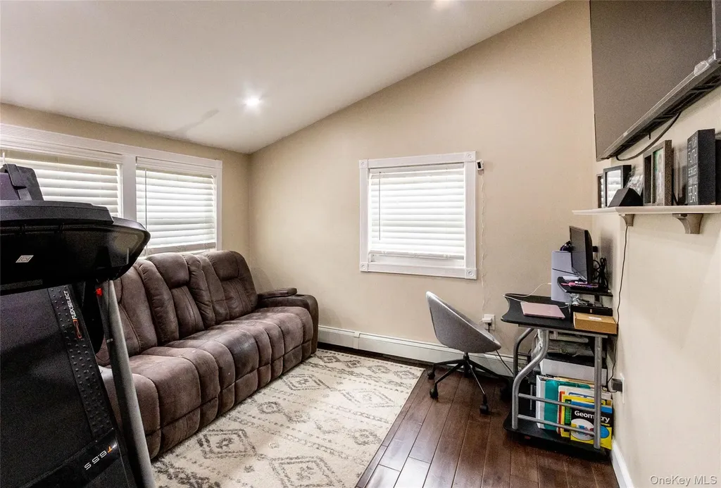 151 Cheltenham Road West Babylon NY 11704