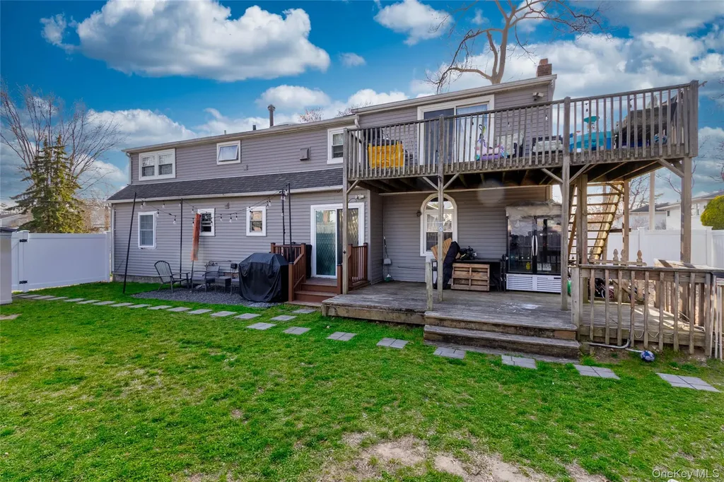 151 Cheltenham Road West Babylon NY 11704