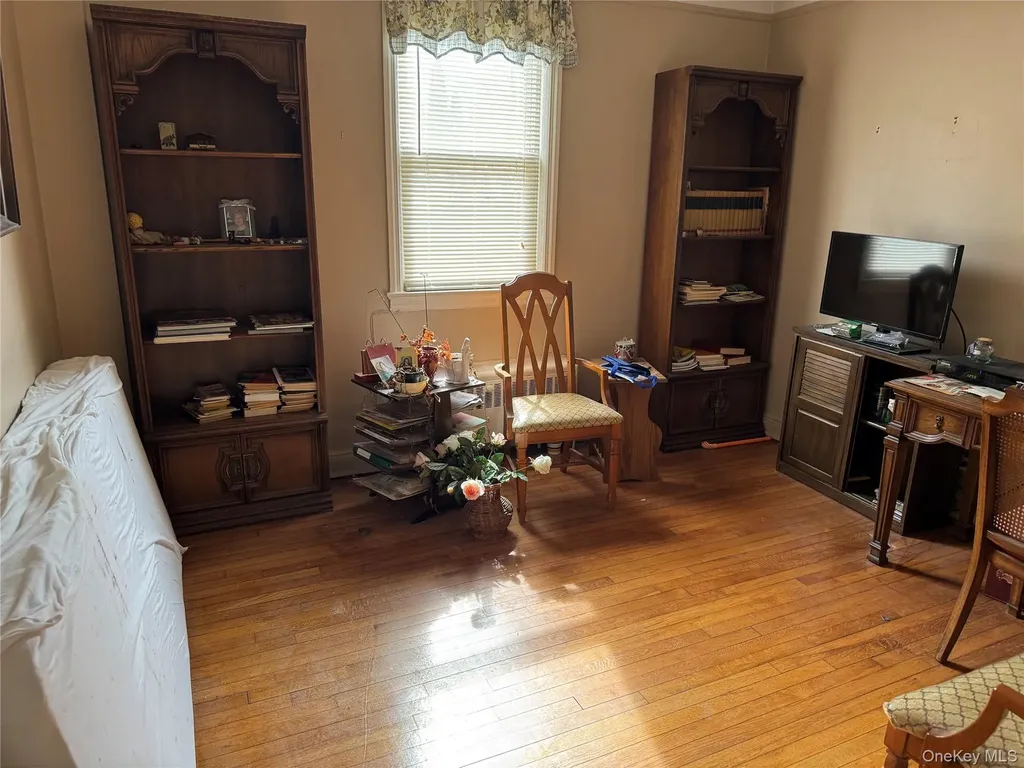 1266 Mace Avenue Bronx NY 10469
