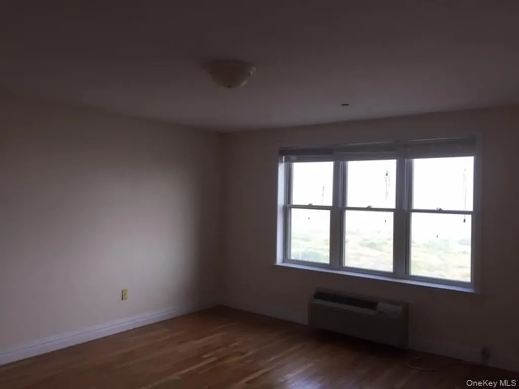 125 E Broadway Long Beach NY 11561