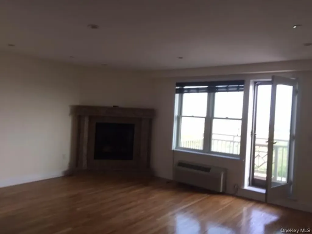 125 E Broadway Long Beach NY 11561