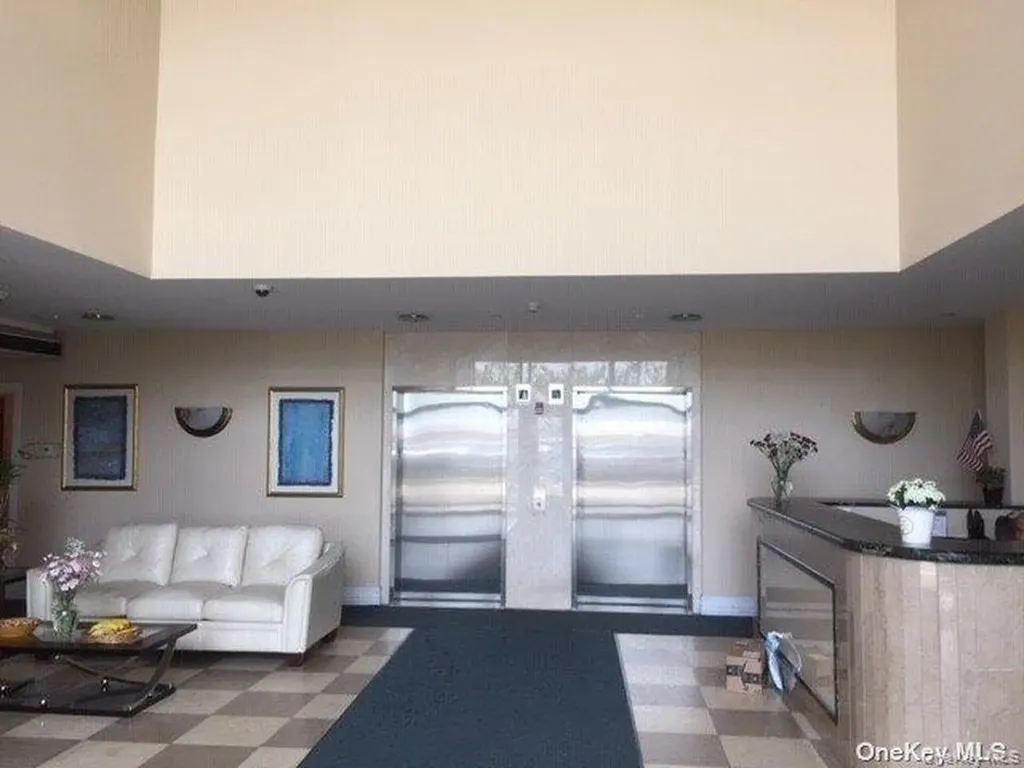 125 E Broadway Long Beach NY 11561