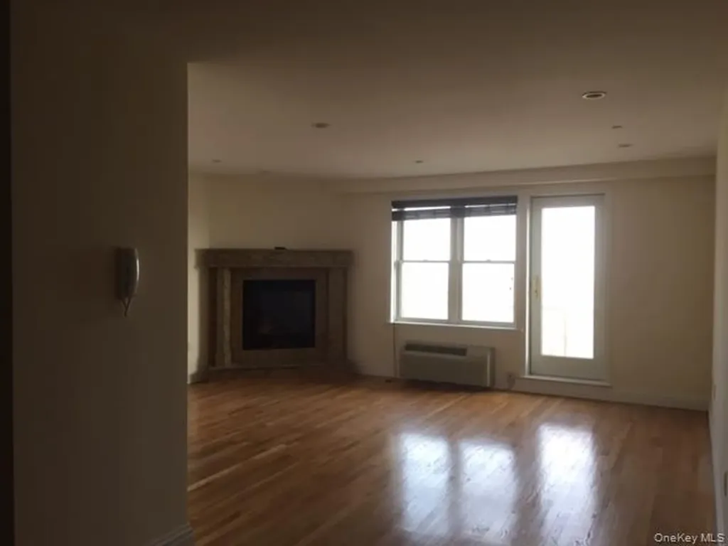 125 E Broadway Long Beach NY 11561
