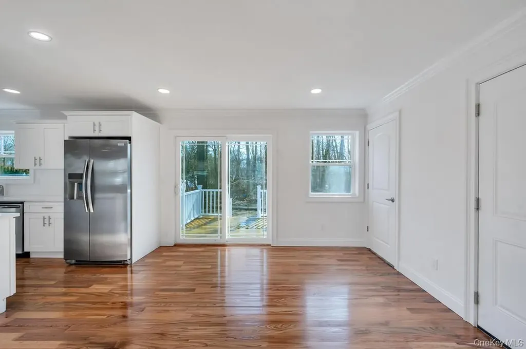 512 Starlight Drive Shirley NY 11967