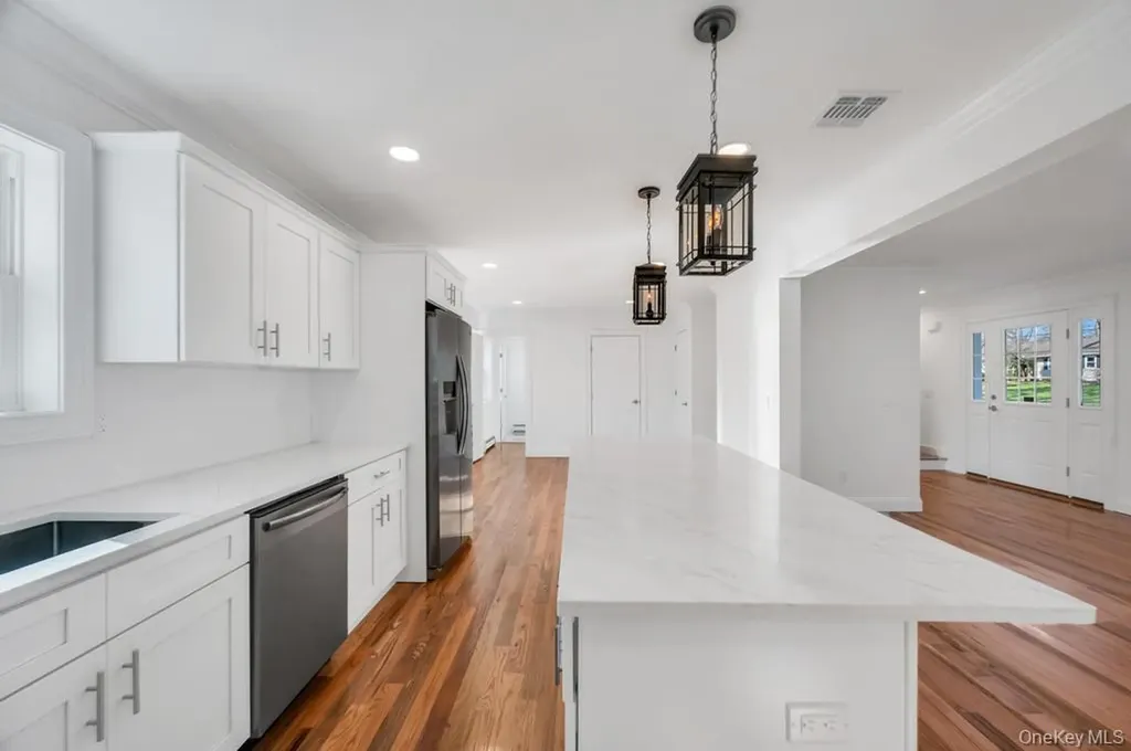 512 Starlight Drive Shirley NY 11967