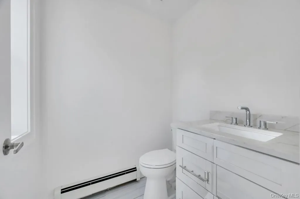 512 Starlight Drive Shirley NY 11967