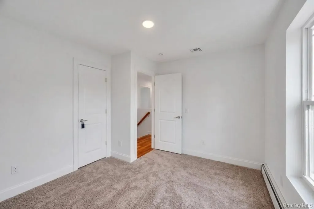 512 Starlight Drive Shirley NY 11967