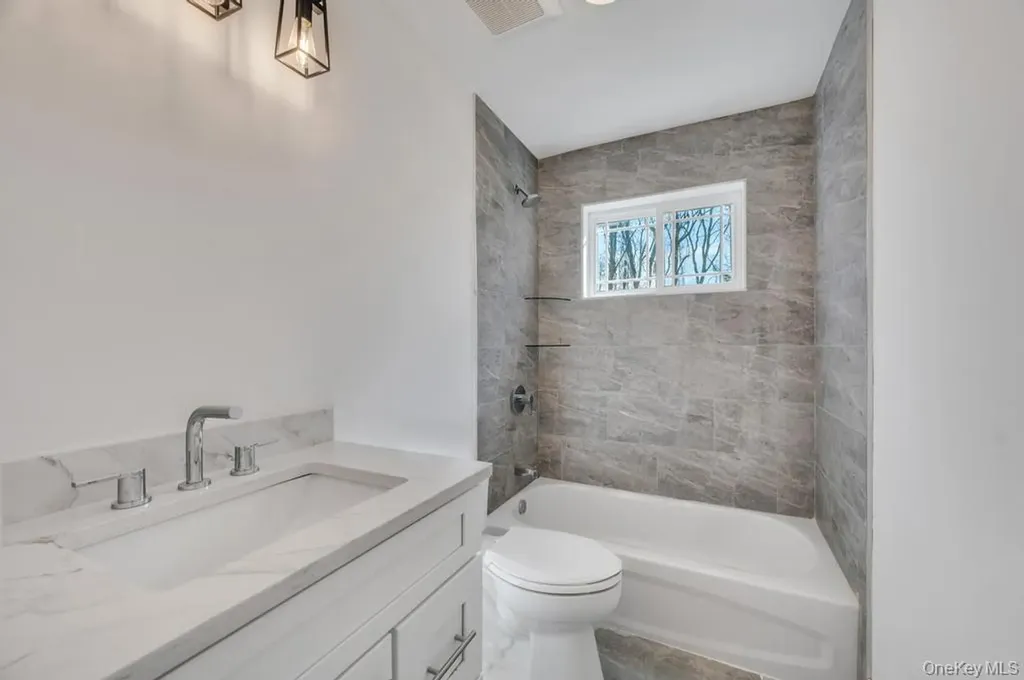 512 Starlight Drive Shirley NY 11967
