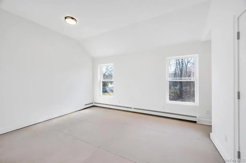 512 Starlight Drive Shirley NY 11967