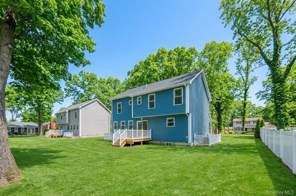 512 Starlight Drive Shirley NY 11967