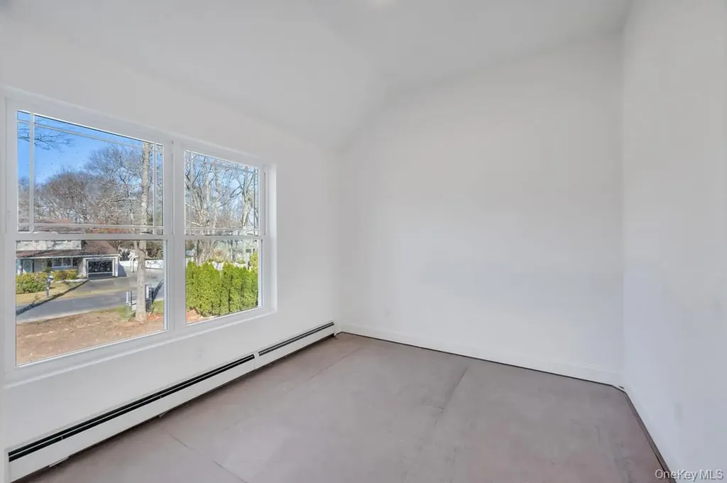 512 Starlight Drive Shirley NY 11967