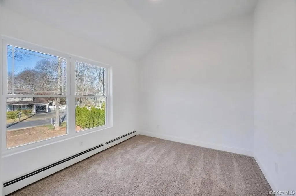 512 Starlight Drive Shirley NY 11967